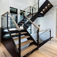 Marches d'escalier en bois massif avec escalier en bois double blanc stringer entretoise en acier garde-corps en verre