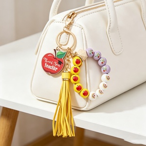 Porte-clés coloré en perles de bois, fait main et personnalisé, avec breloque pomme, livre et crayon, bracelet-clé pour la saison des diplômes, bijou - Product Image 6