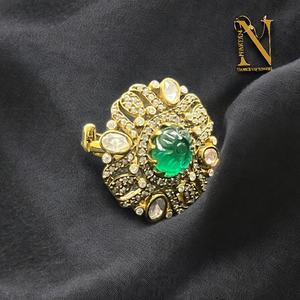 Meilleure bague Moissanite verte réglable en argent 925 plaqué rhodium de luxe de haute qualité avec réglage de lunette Prix de gros - Product Image 3