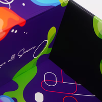 Boîte cadeau noire pliable avec logo personnalisé et impression d'autocollant à l'intérieur pour l'emballage de vêtements et de cadeaux, vente en gros