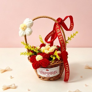 Panier de fleurs tricoté à la main en fil de laine, fleurs artificielles, cadeau pour la fête des enseignants, vente en gros - Product Image 5