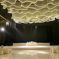 Suministro de Fábrica: Telón de Fondo de Tela en Forma de S Colgante para Decoración de Salones de Boda, Venta al por Mayor para Proveedores de Eventos y Bodas