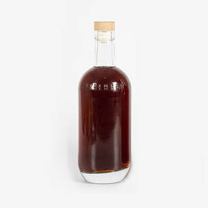 Bouteilles en verre <span class=keywords><strong>Polo</strong></span> arrondies de 500ml avec bouchons en liège de 19mm pour jus de fruits, eau minérale, spiritueux, vin, cordiaux - Product Image 4
