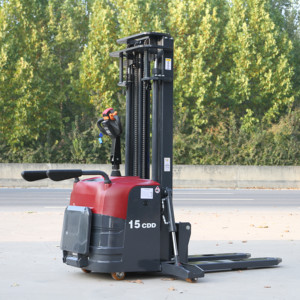 El apilador de carga y descarga del supermercado funciona sin problemas. Es un pequeño apilador doméstico - Product Image 6