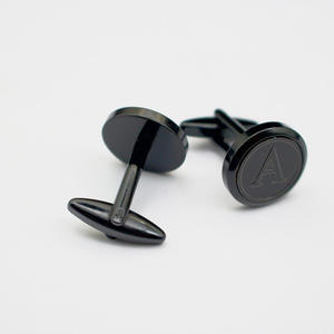 Gemelos <span class=keywords><strong>de</strong></span> <span class=keywords><strong>camisa</strong></span> <span class=keywords><strong>de</strong></span> traje <span class=keywords><strong>de</strong></span> hombre grabados personalizados Gemelos negros personalizados Clip <span class=keywords><strong>de</strong></span> corbata con <span class=keywords><strong>iniciales</strong></span> <span class=keywords><strong>de</strong></span> nombre - Product Image 4