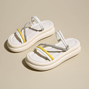 Sandalias y Chanclas Planas de Moda para Mujer 2026, Sandalias de Playa para Verano - Product Image 2