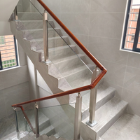 Rampe d'escalier moderne sur mesure en verre et acier inoxydable pour villa, balustrade et main courante pour escalier en colimaçon