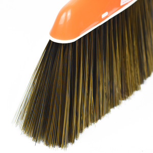 Balai à manche en acier inoxydable avec poils doux et pelle à poussière en plastique, outil de nettoyage domestique durable et multifonctionnel - Product Image 2