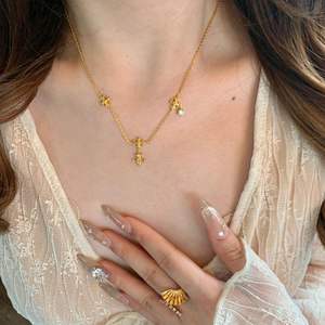 Conjunto de Collar y Aretes de Plata Pura S925 con Diseño de Gota de Agua Dinámica y Diamantes, Joyería de Lujo de Alta Gama con Sensación Ligera - Product Image 3