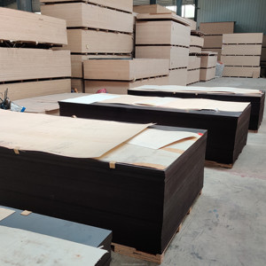 Contreplaqué filmé antidérapant 1250*2500mm, faible émission de formaldéhyde E0, <span class=keywords><strong>prix</strong></span> compétitifs pour flight cases, fabriqué au Vietnam - Product Image 6