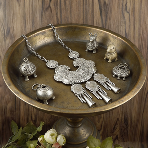 Collar con Cierre de Mariposa Plateado Estilo Miao, Collar Étnico Bohemio <span class=keywords><strong>Hmong</strong></span> con Borlas y Conos para Mujer - Product Image 5