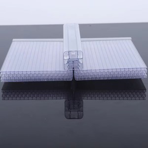 Panneau de <span class=keywords><strong>toiture</strong></span> en <span class=keywords><strong>polycarbonate</strong></span> à double alvéolage transparent, haute résistance au feu, avec système de fixation à double crochet, pour panneaux solaires et tôles gaufrées en PC - Product Image 6