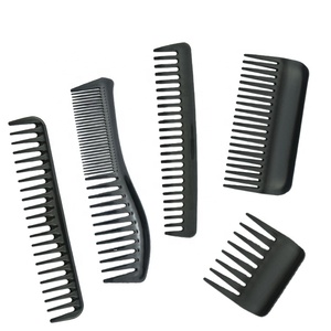 Campioni gratuiti economici all'ingrosso grande piccolo personalizzato PP Salon Styling personalizza pettine per capelli del cuoio capelluto pettine a denti larghi in plastica nera con Logo