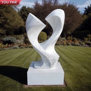 Scultura Moderna Astratta in Marmo Intagliata a Mano - Product Image 3