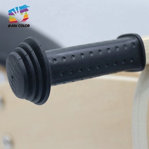 Mini vélo d'équilibre <span class=keywords><strong>en</strong></span> <span class=keywords><strong>bois</strong></span> à <span class=keywords><strong>3</strong></span> <span class=keywords><strong>roues</strong></span> pour enfants W16C223 - Product Image 4