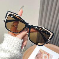Nouvelles lunettes de soleil œil de chat pour femme, mode, protection UV400, populaires, en plastique, confortables, lunettes de soleil pour femme
