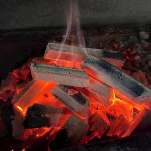 Carbón Vegetal de Aserrín de Madera Natural en Briquetas, Combustible para Barbacoa de Fábrica Vietnamita, Sin Humo, Alto Contenido de Carbono, Bajo en Cenizas, Larga Duración - Product Image 1