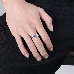 Unisex <b>titanium</b> steel diamond-shaped rotating <b>rings</b> for men and women, trendy and unique jewelry. - Product Image 4
