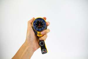 Mingle BKT381 Personalizado OEM Multifuncional Exterior para Teste Altímetro Barômetro Bússola Termômetro para Montanhismo - Product Image 4