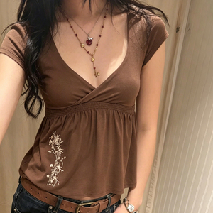 T-shirt Femme Vintage Y2K 2026 à Broderie Florale, Taille Cintrée, Ourlet Ample, Manches Courtes, Style Décontracté Streetwear, Vente en Gros - Product Image 1