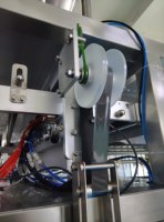 Machine d'emballage verticale automatique multicolores pour sachets de forme personnalisée (type bâtonnets glacés), pour jus/eau, etc.