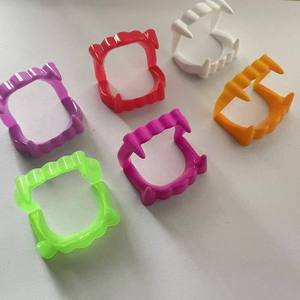 Dientes Postizos de Halloween, Brackets para Festival de Fantasmas, Colmillos de Vampiro, Accesorios de Mago para Fiesta de Disfraces, Juguetes de Plástico de Terror - Product Image 1
