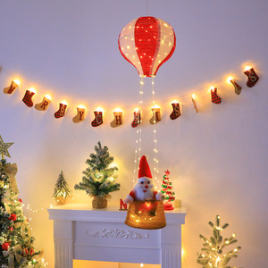 Guirlandes lumineuses en cuir avec ballons à air chaud et Père Noël, décoration de Noël créative pour l'intérieur - Product Image 6