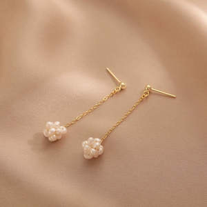 Boucles d'oreilles clous WENCHI pour femme, style long léger, perles naturelles baroques 1591 - Shopify - Product Image 2