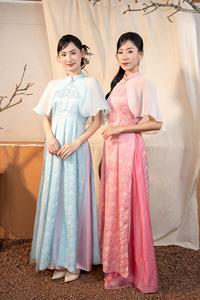 Robe Ao Dai en brocart de soie et mousseline, motif longévité et double bonheur, style célébration de printemps avec détail col anneau KAD26 - Product Image 6