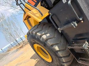Chargeuse sur pneus LG 862 d'occasion, 6 tonnes, équipement de construction avec moteur Cummins, modèle 2022, pompe hydraulique, puissance 60 kW - Product Image 6