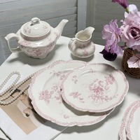 Service de table en céramique rose vintage français, motif floral romantique, fabrication chinoise, design minimaliste, théière en relief, pour le thé de l'après-midi, en stock