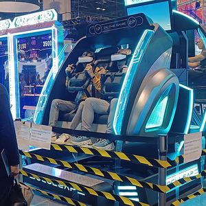 เครื่องเล่นเกมจำลองเครื่องบิน VR แบบหมุนได้ 360 องศาสองที่นั่ง พร้อมระบบสัมผัส ให้ประสบการณ์รถไฟเหาะ - Product Image 2