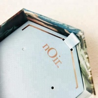 Cajas de Regalo Hexagonales de Cartón Reciclable Personalizadas al por Mayor con Laminado Mate para Empaque de Joyería Moderna