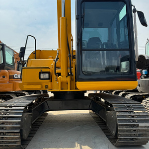 Excavatrice hydraulique Komatsu PC70 d'occasion, modèle 2022, poids opérationnel de 7300 kg, moteur, pompe et roulement inclus - Product Image 6