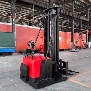 Apilador eléctrico de horquilla lateral de pie de pasillo estrecho con elevación libre - Product Image 3