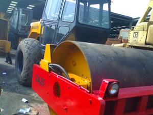 Rouleau compacteur CA251D CA25D CA301D CC211 CC422 utilisé - Product Image 4