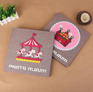 Vente en gros de tissu de 18 pouces auto-adhésif pour le bricolage, album <span class=keywords><strong>photo</strong></span> de <span class=keywords><strong>couple</strong></span> en flanelle de dessin animé, <span class=keywords><strong>livre</strong></span> souvenir créatif - Product Image 1