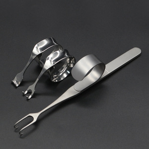 Meidiskang Gancho de acero inoxidable tipo rastrillo de doble garra para cirugía de párpados, para bolsas de ojos y párpados dobles - Product Image 1