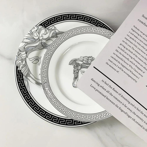 Mesa de Comedor de Lujo con Platos de Cerámica Ecológica de Porcelana Fina Medusa de 10 y 8 Pulgadas para Presentaciones - Product Image 4