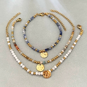 Bracelet de perles à la française, plaqué or 18 carats en acier inoxydable avec breloques en pierres naturelles colorées, bijoux minimalistes - Product Image 4