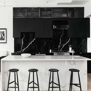 ตู้ครัวโมเดิร์นแบบประกอบเองพร้อมขาตั้ง วัสดุทำจากสแตนเลส ไม้จริง และแผ่น MDF - Product Image 2