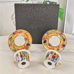 Décoration d'intérieur : Tasse à café de luxe en céramique, style Coupe d'Europe, avec couteau, fourchette et cuillère – Idéal pour la maison, le bureau ou comme cadeau – Artisanat en céramique - Product Image 2