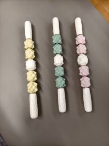 Fullucky Vendita Calda Bastone Multifunzionale per Massaggio Sportivo e Recupero, Spazzola Rilassante a Rullo per Schiena, Corpo, Gambe, Addome, Braccia, Piedi e Muscoli - Product Image 2