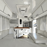 Mini-caravane compacte moderne en aluminium - Camping-car léger avec une liberté maximale - Travel Box