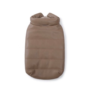 Qiqu Zoohandlung Zubehör Klassische Umweltfreundliche Luxuriöse Winter-Warme Ärmellose PU-Weste für Katzen - Product Image 5