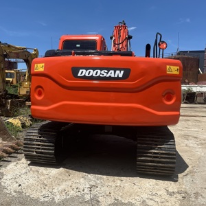Excavadora Hidráulica Usada DOOSAN DX140LC Roja, Modelo 2022, 15 Toneladas, con Cucharón de Excavación, Bomba Hidráulica y Caja de Cambios - Product Image 5