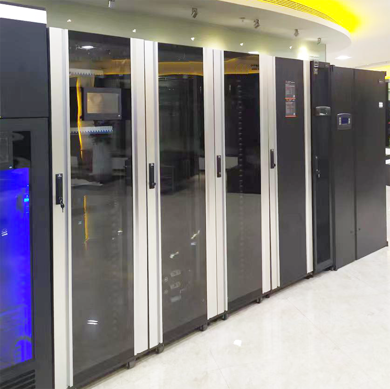 Data Center Power Distribution Cabinet with High Efficiency Busbar System