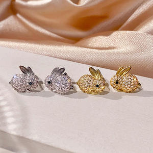 Boucles d'oreilles clous en or blanc E3370, motif lapin, micro-incrustation de strass en cristal, design animal mignon, unisexe, pour usage quotidien - Product Image 5