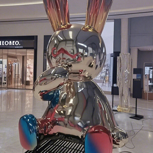 Grande <span class=keywords><strong>sculpture</strong></span> personnalisée de lapin en fibre de verre, statue d'<span class=keywords><strong>animal</strong></span> de dessin animé, art populaire pour l'aménagement paysager décoratif des centres commerciaux - Product Image 1