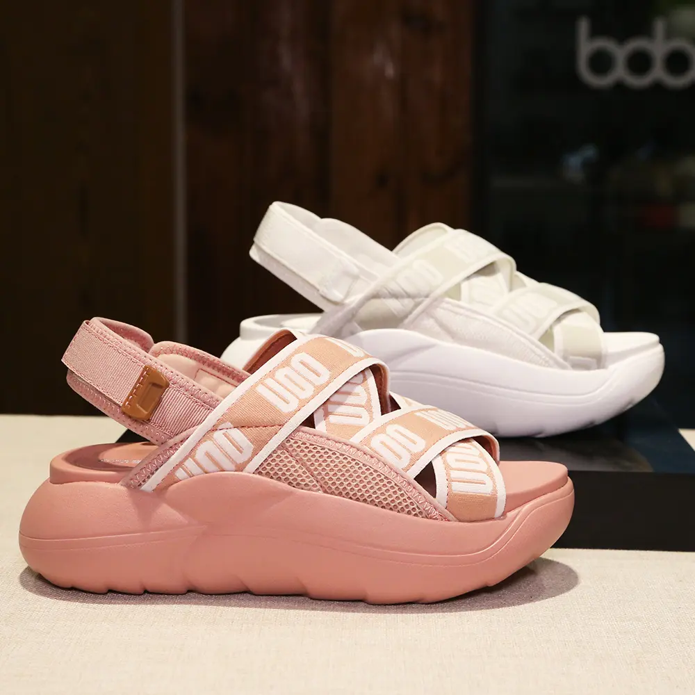 2021 Nieuwe Mode Klassieke Ontworpen Pure Roze Zwarte Kleur Vrouwelijke Wedge Dames Sandalen Schoenen